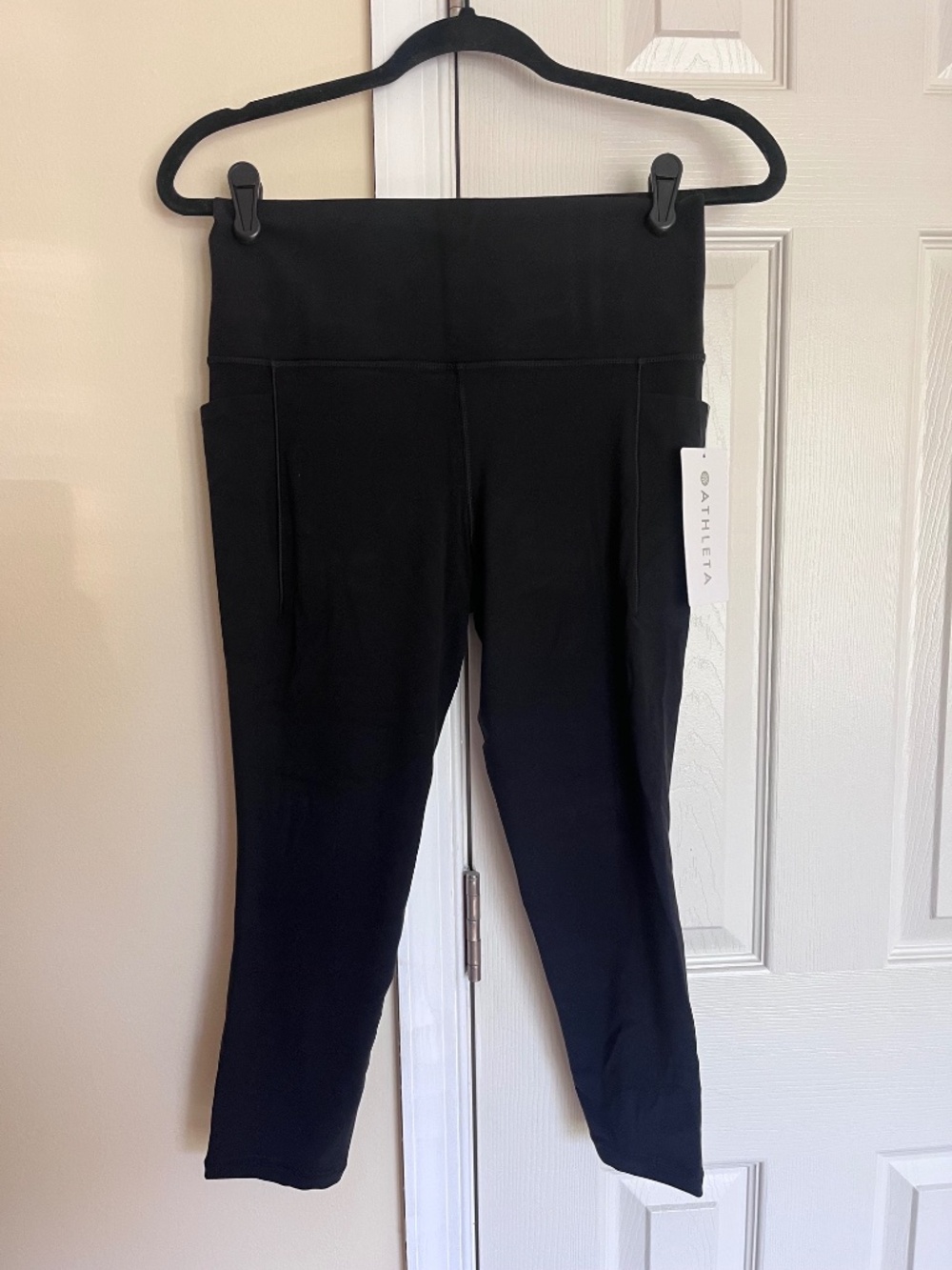 NWT Athleta Black Salutation Stash High Rise 7/8 Legging